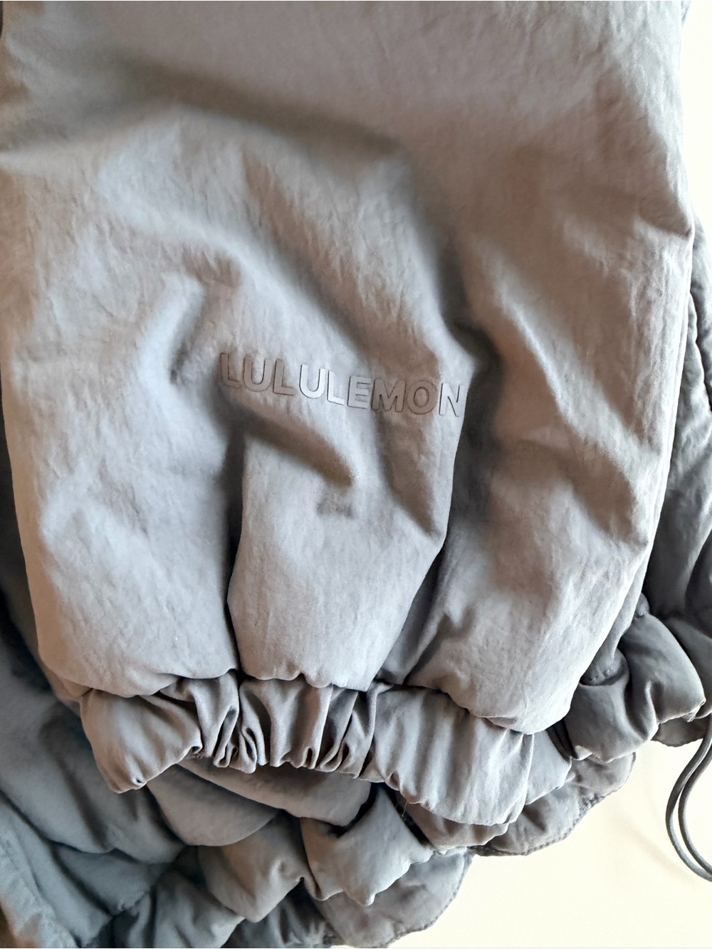 lululemon athletica Slate Gray Cinch-Hem Puffer Jacket sz M - Picture 6 of 10